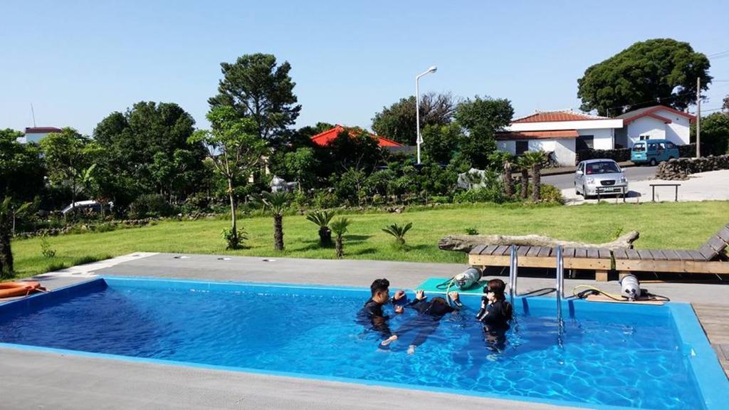New Heaven Jeju Villa Seogwipo Exterior photo